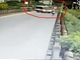 福建莆田仙游校车事故现场监控曝光 校车突然转弯直直坠桥
