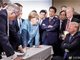 G7领导人照片刷屏:默克尔气势汹汹 特朗普被“围攻”